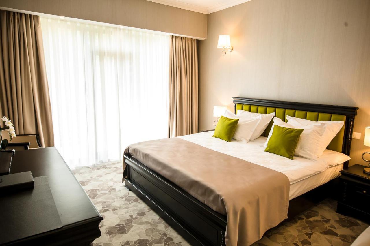 Hotel Carpat Inn 阿祖加 外观 照片