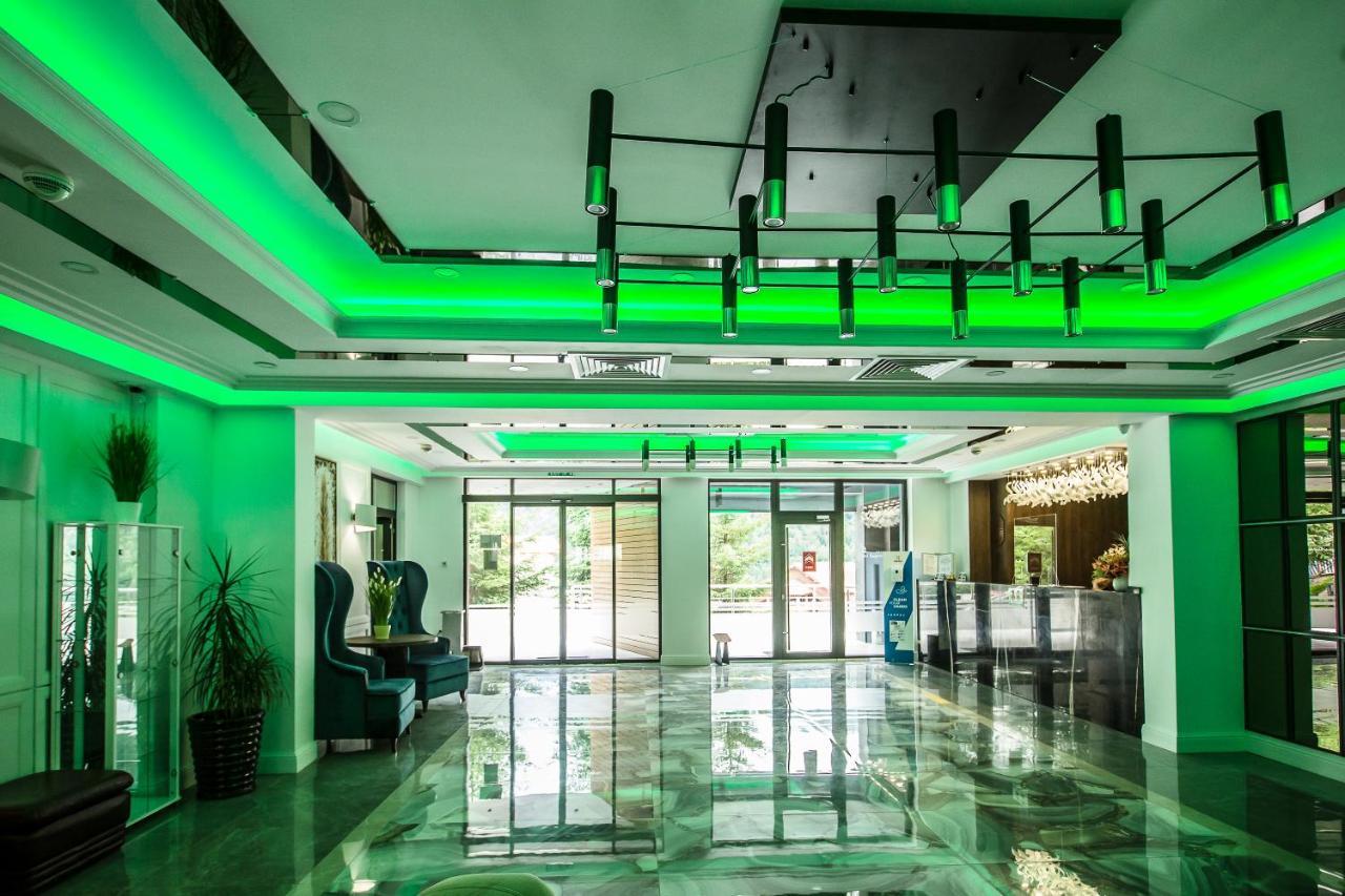 Hotel Carpat Inn 阿祖加 外观 照片