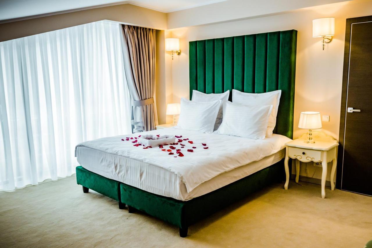 Hotel Carpat Inn 阿祖加 外观 照片